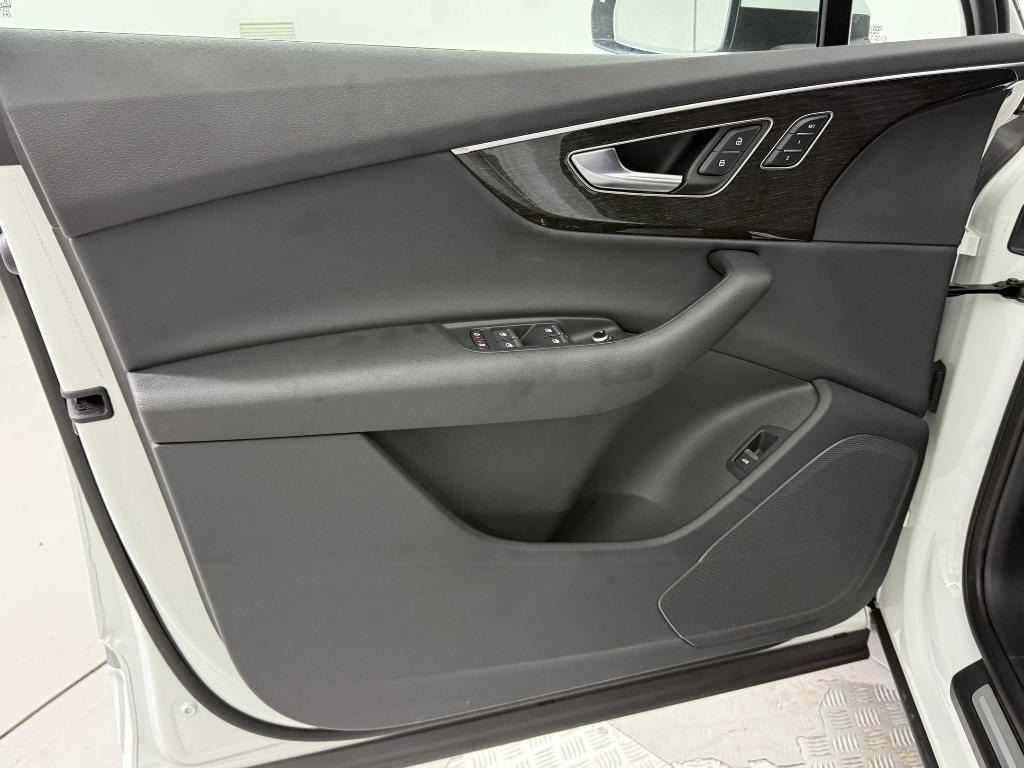 used 2025 Audi Q7 car, priced at $49,498
