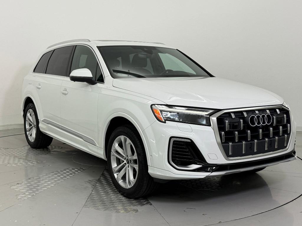 used 2025 Audi Q7 car, priced at $49,498
