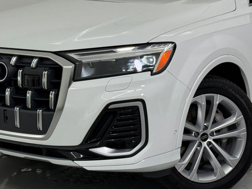 used 2025 Audi Q7 car, priced at $49,498