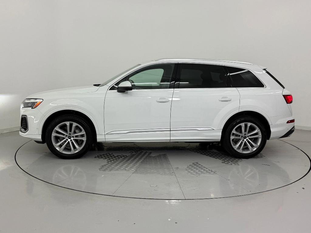 used 2025 Audi Q7 car, priced at $49,498