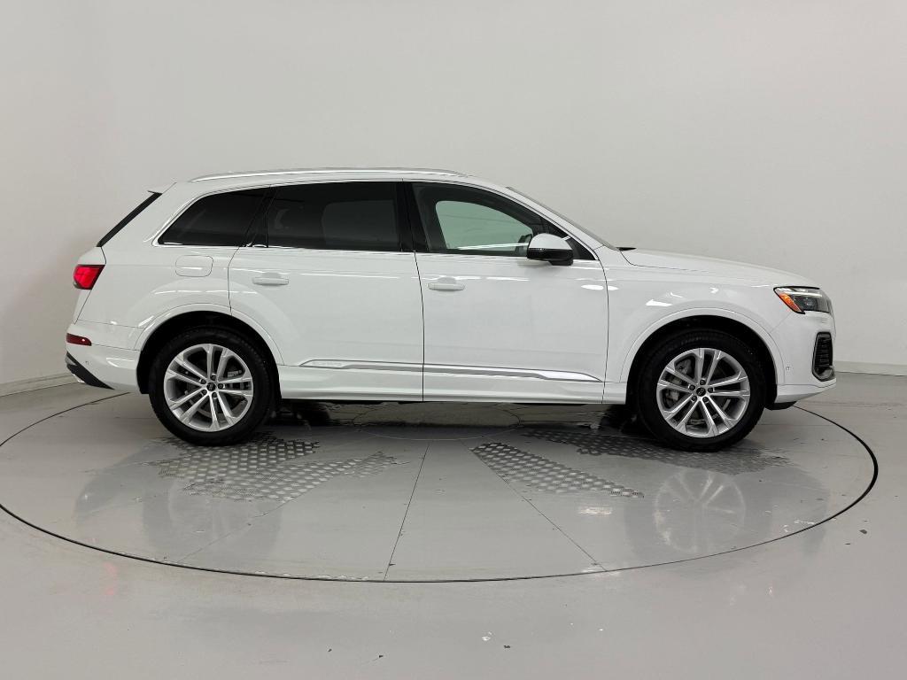 used 2025 Audi Q7 car, priced at $49,498