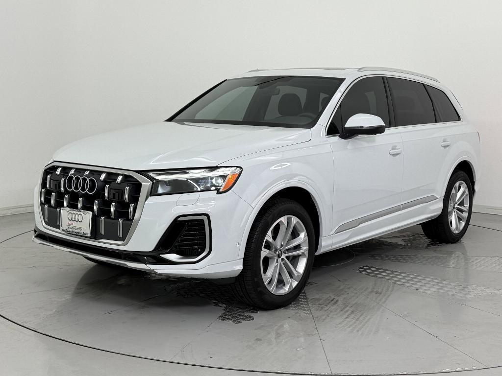 new 2025 Audi Q7 car, priced at $68,543