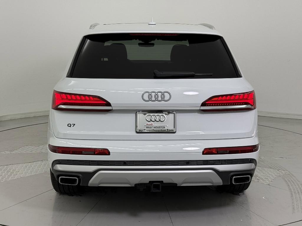 new 2025 Audi Q7 car, priced at $68,543