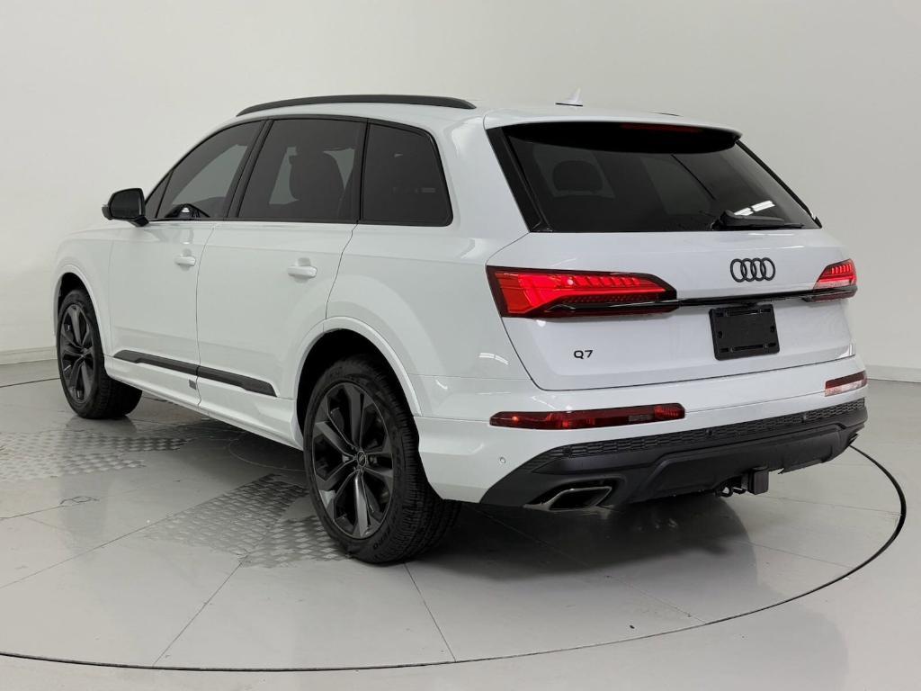 new 2025 Audi Q7 car, priced at $71,611