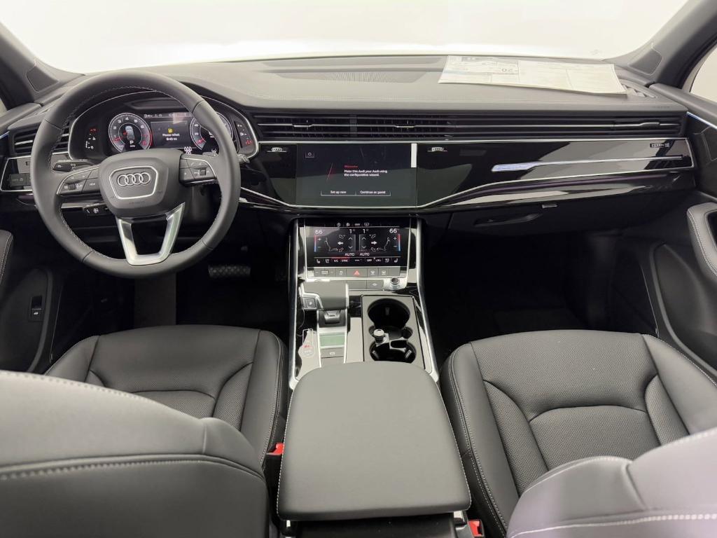 new 2025 Audi Q7 car, priced at $71,611