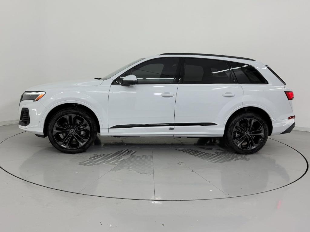 new 2025 Audi Q7 car, priced at $71,611