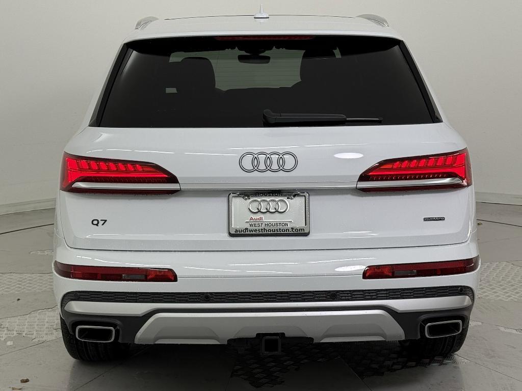 new 2025 Audi Q7 car, priced at $69,591