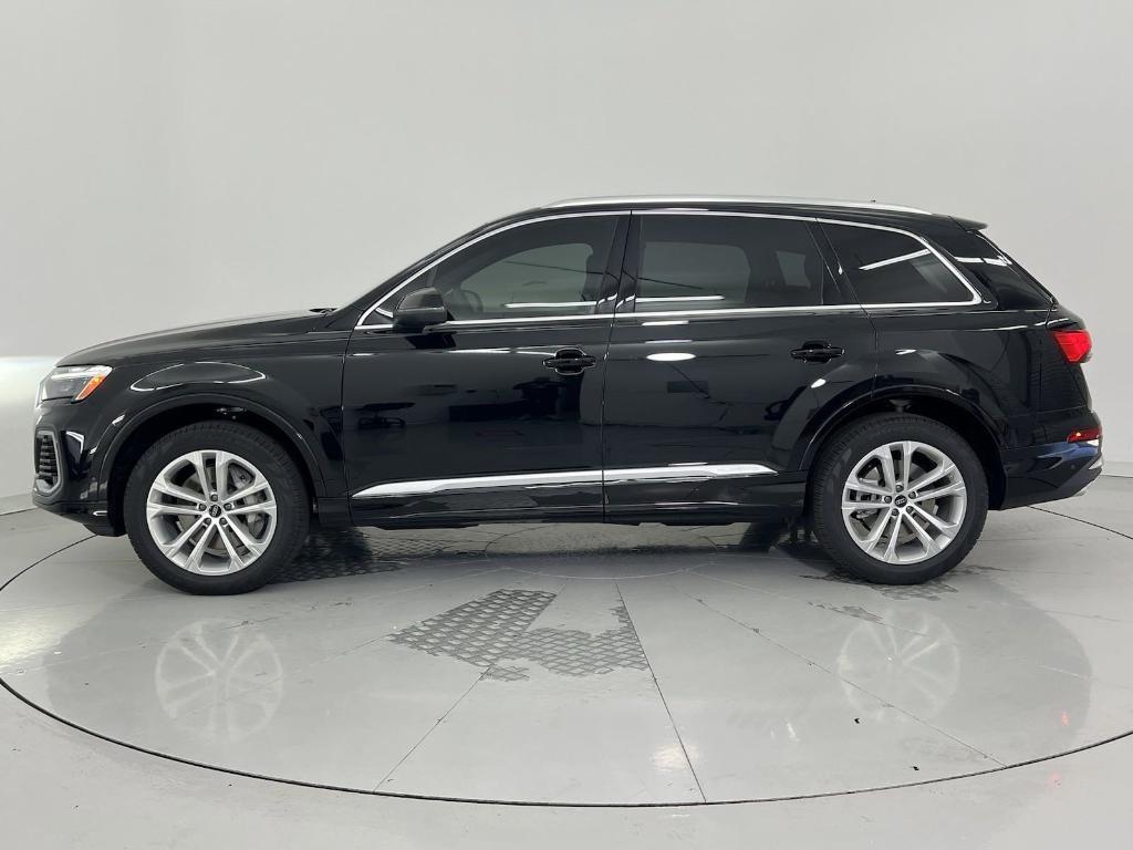 new 2025 Audi Q7 car, priced at $67,211