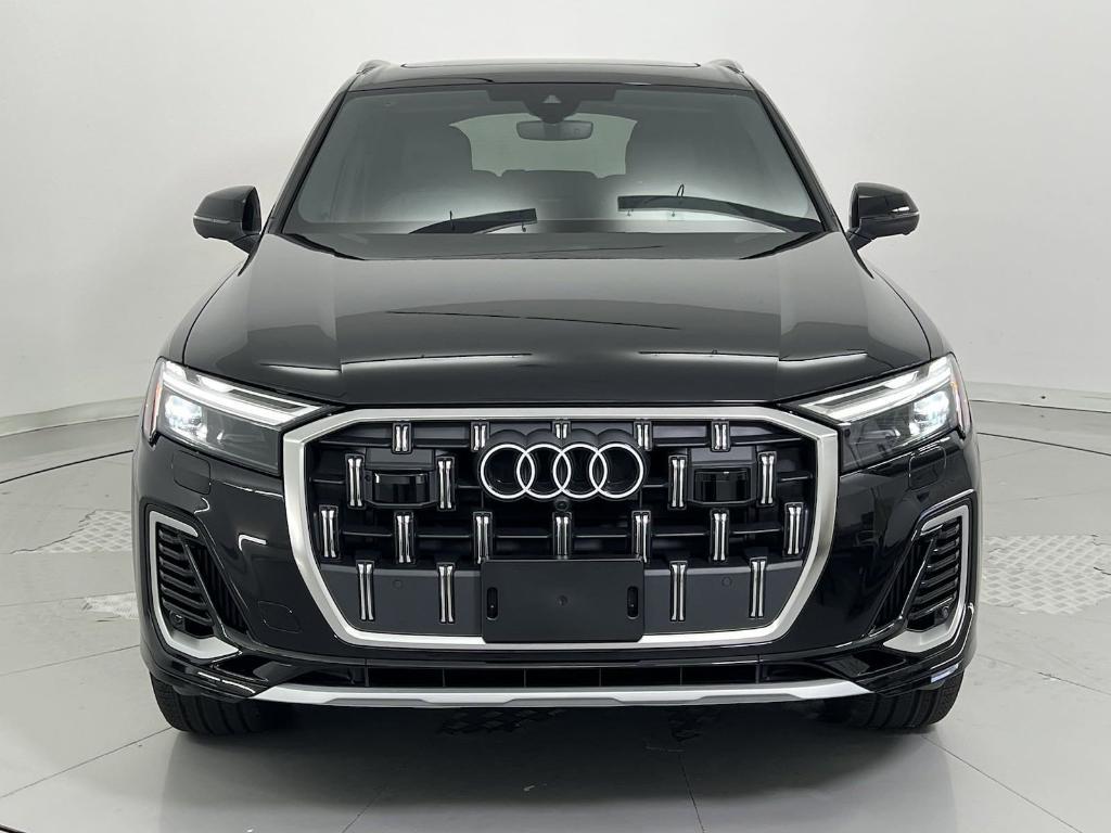 new 2025 Audi Q7 car, priced at $67,211