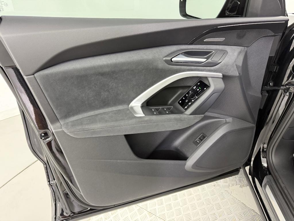 new 2025 Audi SQ5 car, priced at $74,265
