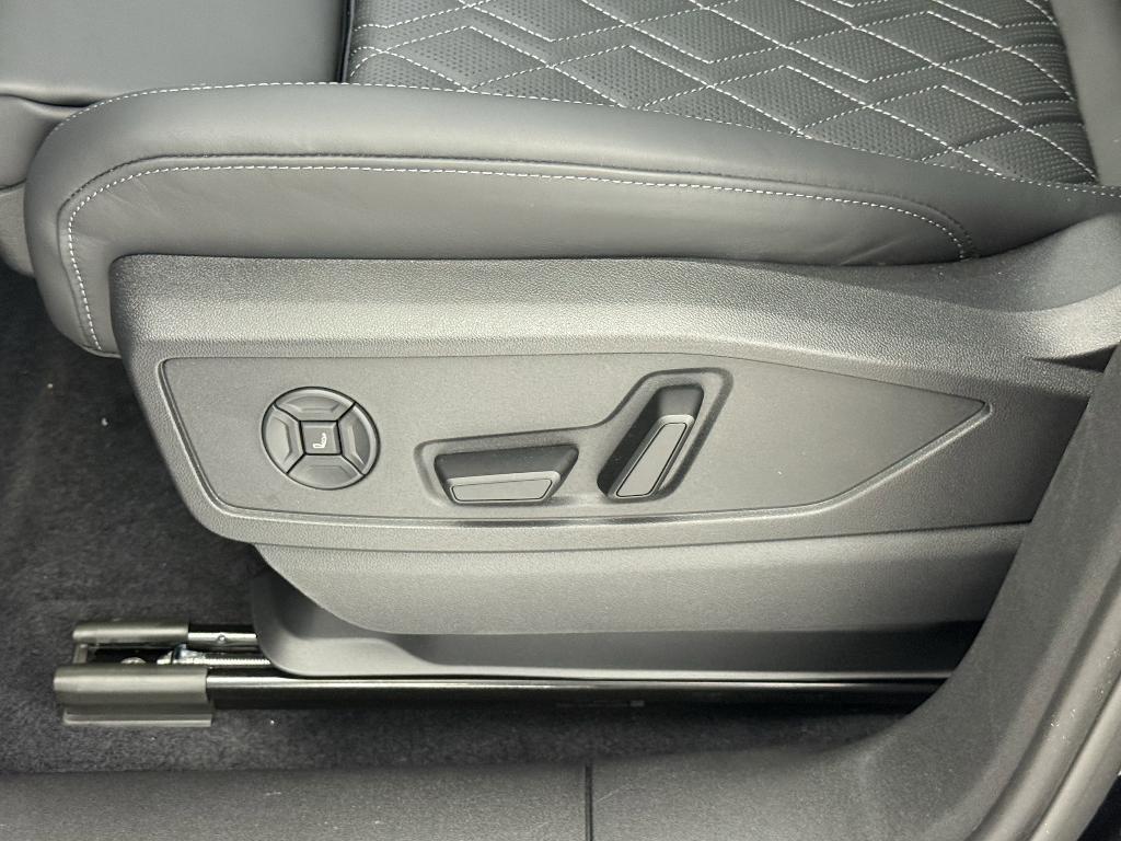 new 2025 Audi SQ5 car, priced at $74,265