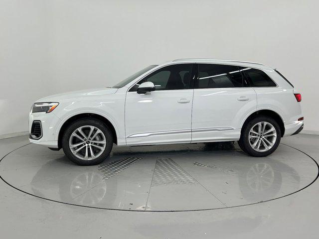 new 2025 Audi Q7 car, priced at $68,151