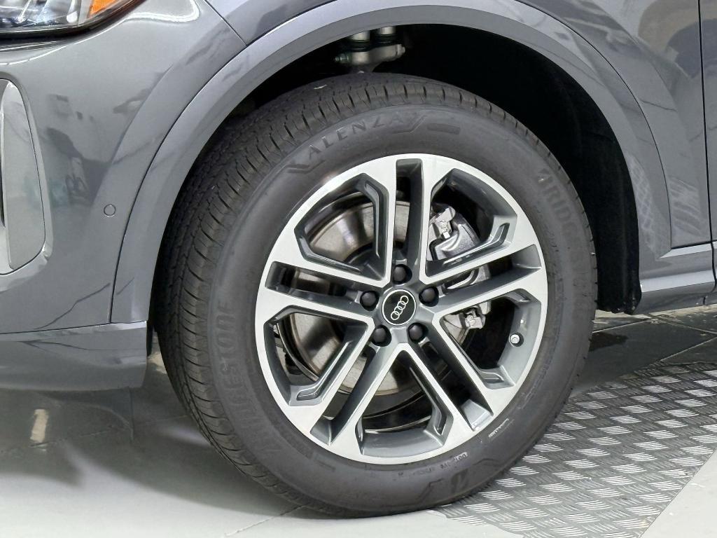 new 2025 Audi Q5 car, priced at $55,461