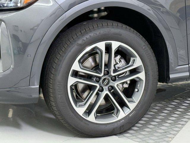 new 2025 Audi Q5 car, priced at $52,572