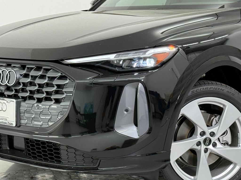 new 2025 Audi Q5 car, priced at $56,371