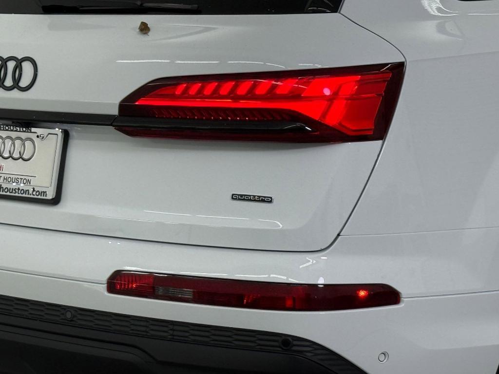 new 2026 Audi Q7 car, priced at $65,361