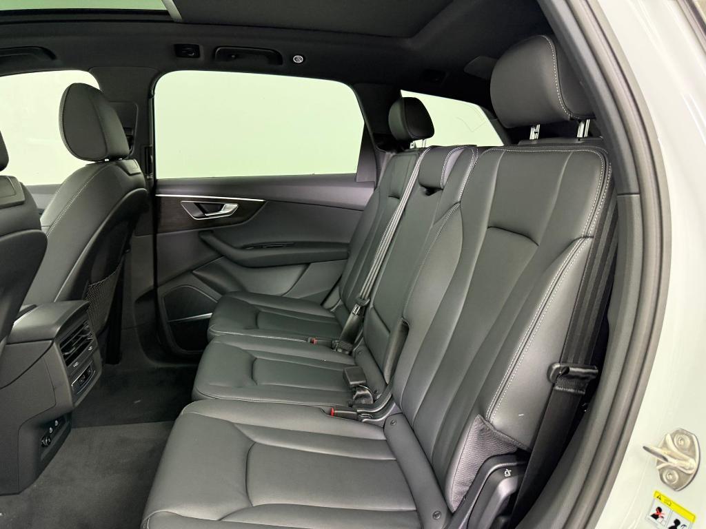 new 2026 Audi Q7 car, priced at $65,361