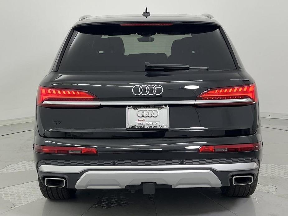 new 2025 Audi Q7 car, priced at $71,801