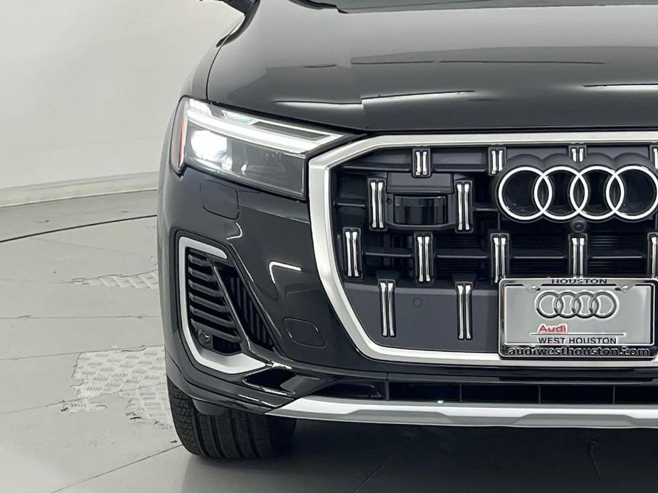 new 2025 Audi Q7 car, priced at $71,801