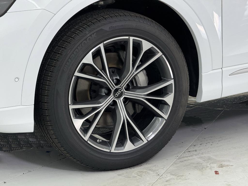 new 2025 Audi Q8 car, priced at $74,211