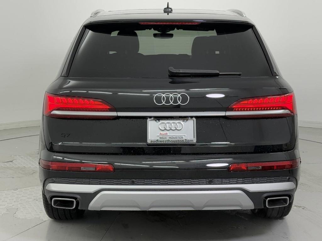 new 2025 Audi Q7 car, priced at $62,321