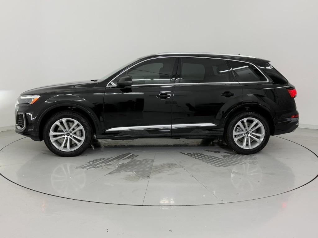 new 2025 Audi Q7 car, priced at $62,321