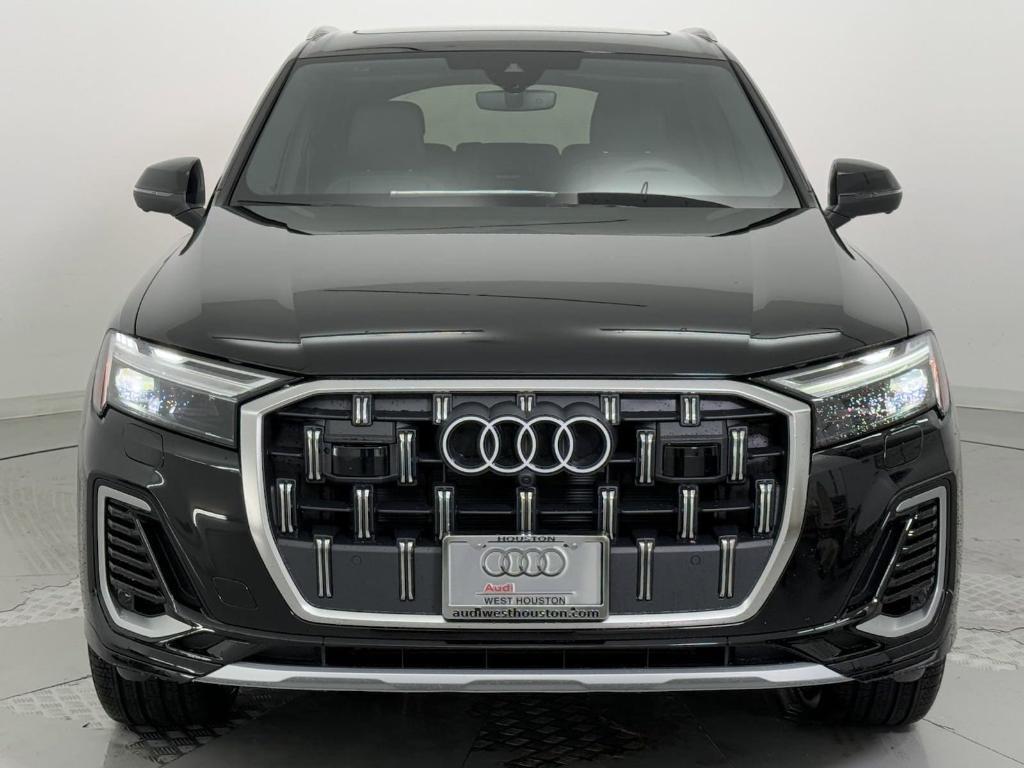 new 2025 Audi Q7 car, priced at $62,321