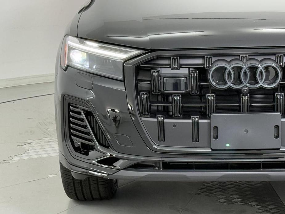 new 2025 Audi Q7 car, priced at $68,421