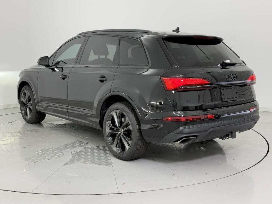 new 2025 Audi Q7 car, priced at $68,421