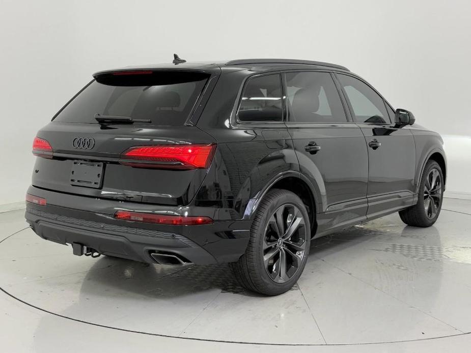 new 2025 Audi Q7 car, priced at $68,421