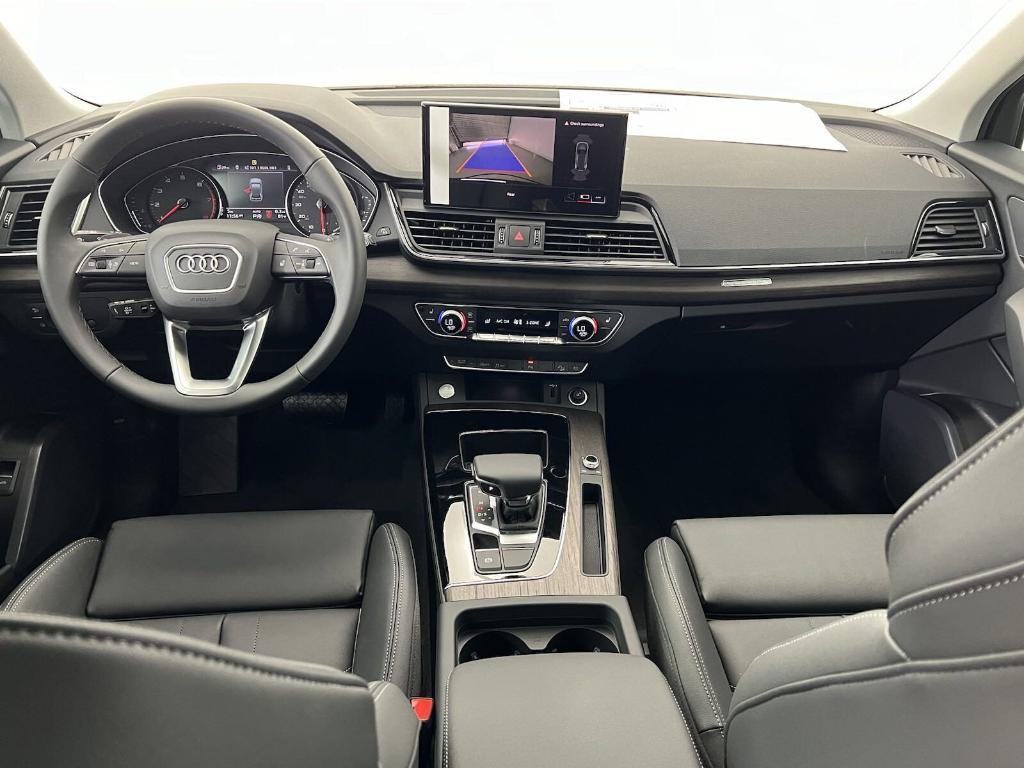 new 2025 Audi Q5 car, priced at $47,512