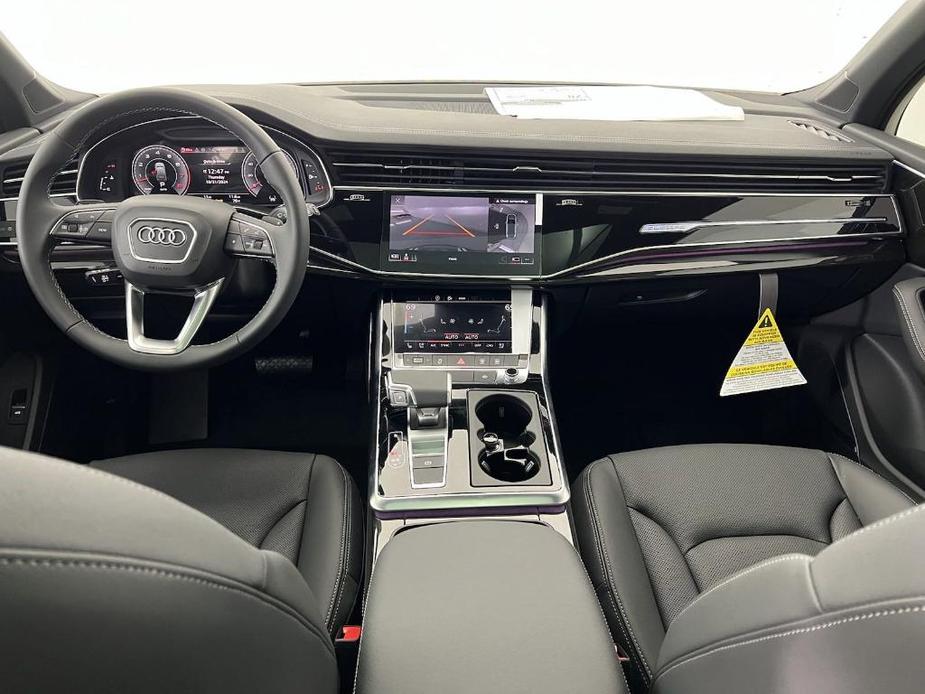 new 2025 Audi Q7 car, priced at $71,801