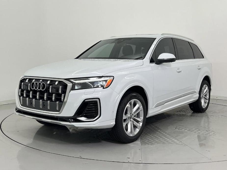 new 2025 Audi Q7 car, priced at $71,801