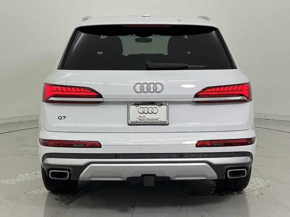 new 2025 Audi Q7 car, priced at $71,801