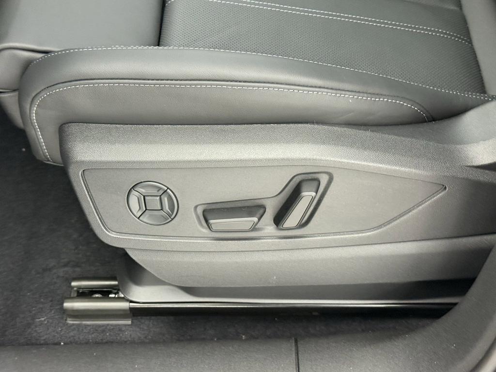 new 2025 Audi Q5 car, priced at $61,037