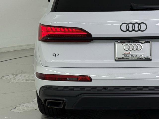 new 2025 Audi Q7 car, priced at $70,561