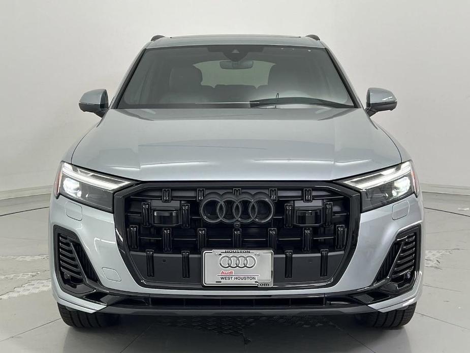 new 2025 Audi Q7 car, priced at $68,632