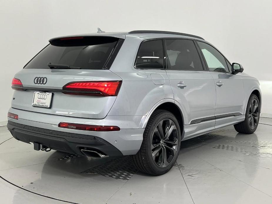 new 2025 Audi Q7 car, priced at $68,632