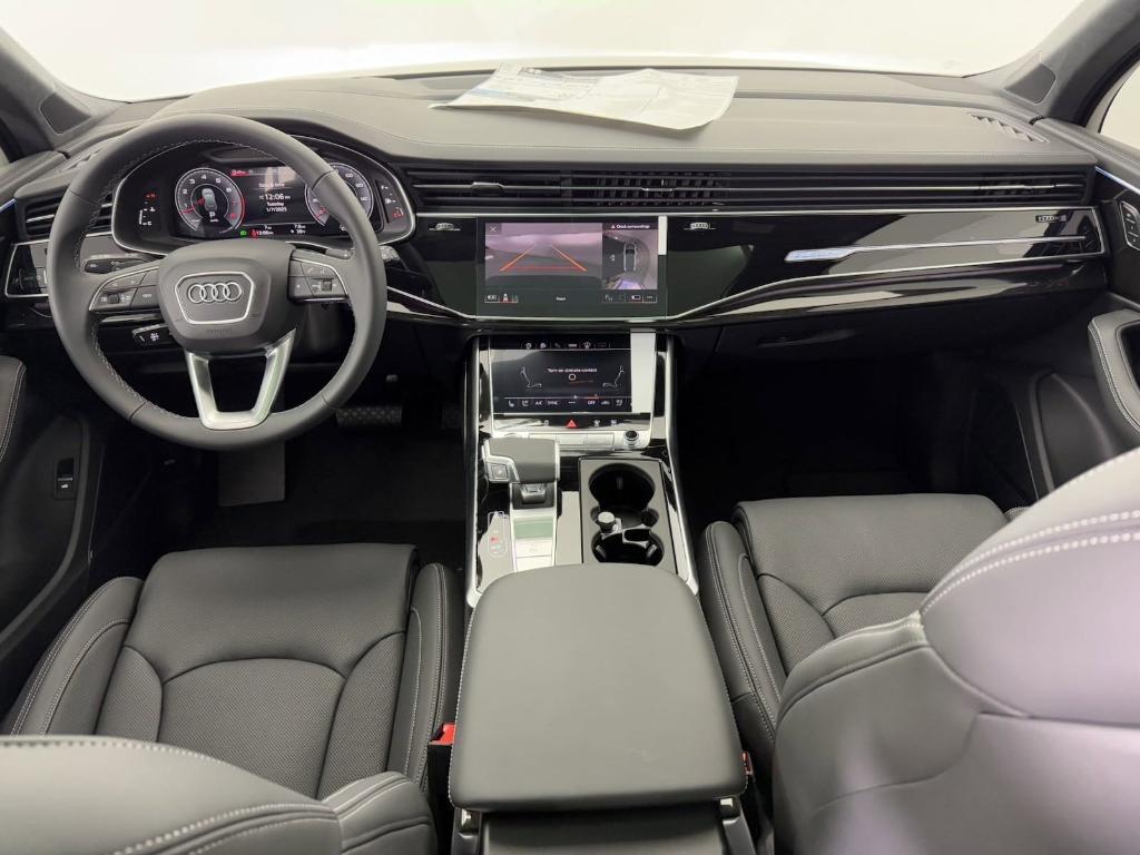 new 2025 Audi Q7 car, priced at $81,611