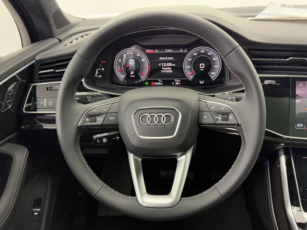 new 2025 Audi Q7 car, priced at $81,611