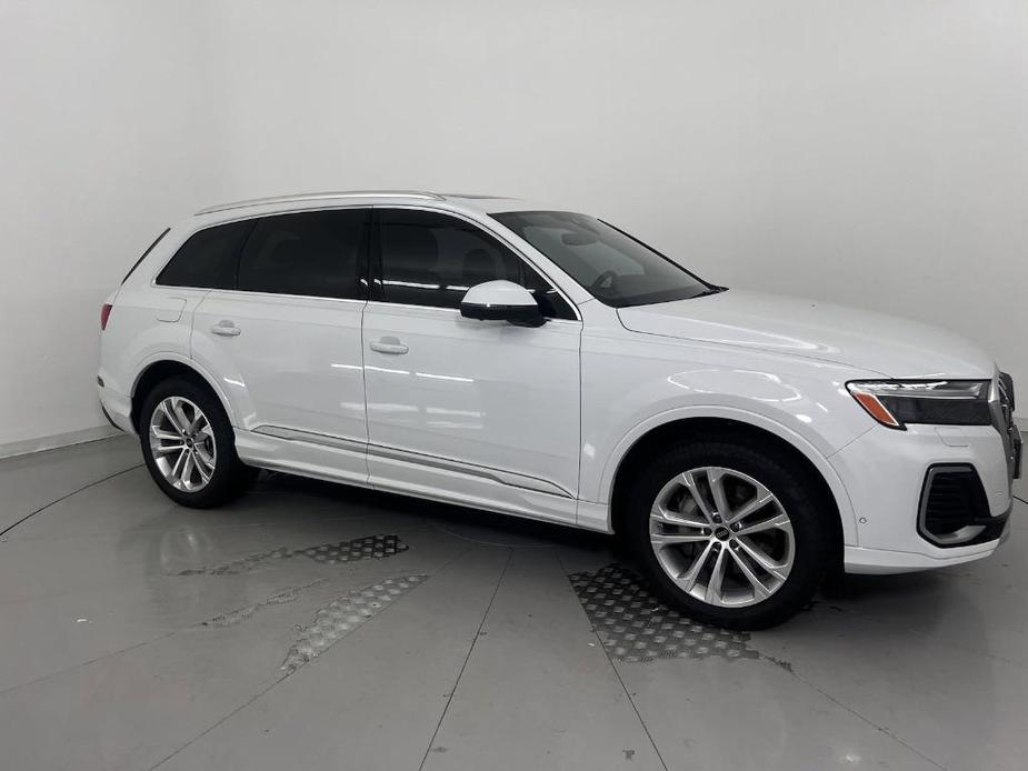 new 2025 Audi Q7 car, priced at $71,892