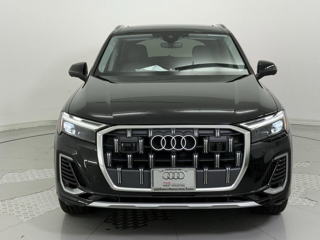 new 2025 Audi Q7 car, priced at $70,911