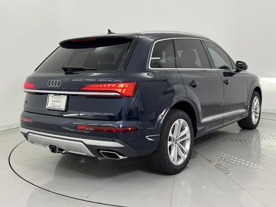 new 2025 Audi Q7 car, priced at $71,801