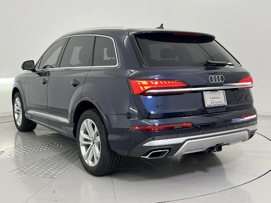 new 2025 Audi Q7 car, priced at $71,801