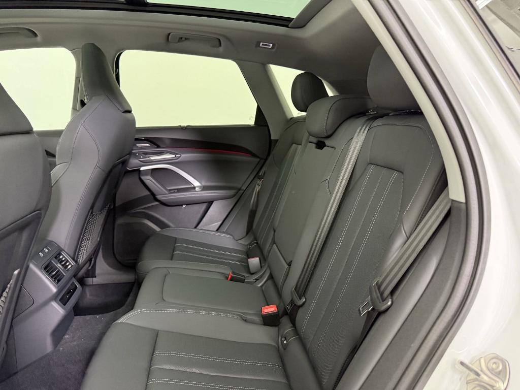 new 2025 Audi Q5 car, priced at $56,392