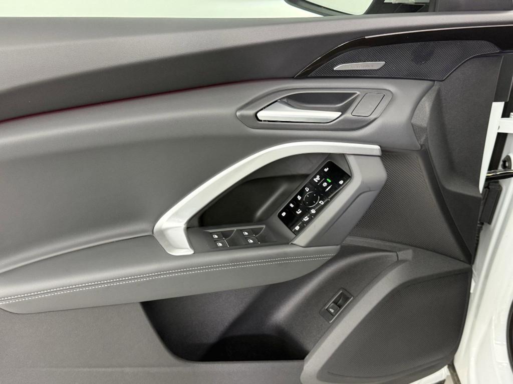 new 2025 Audi Q5 car, priced at $56,392