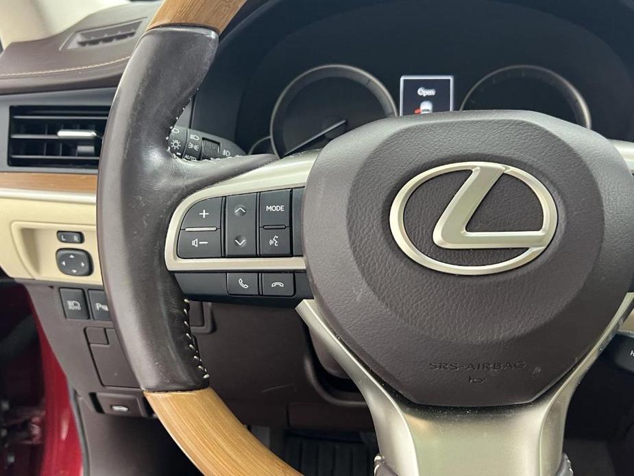 used 2018 Lexus ES 300h car, priced at $27,998