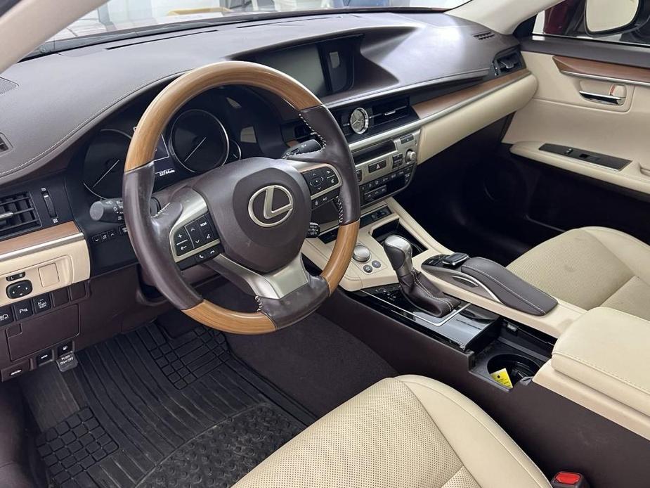 used 2018 Lexus ES 300h car, priced at $27,998