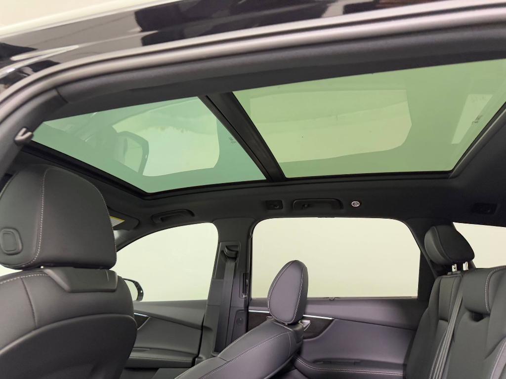 new 2026 Audi Q7 car, priced at $72,561