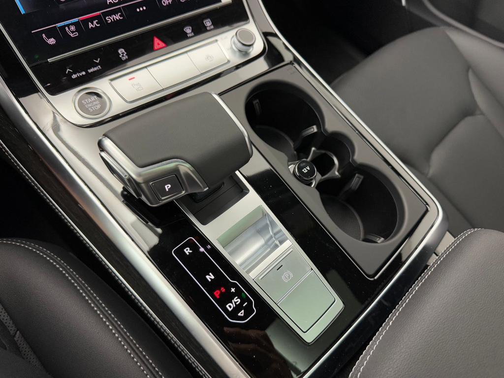 new 2026 Audi Q7 car, priced at $72,561